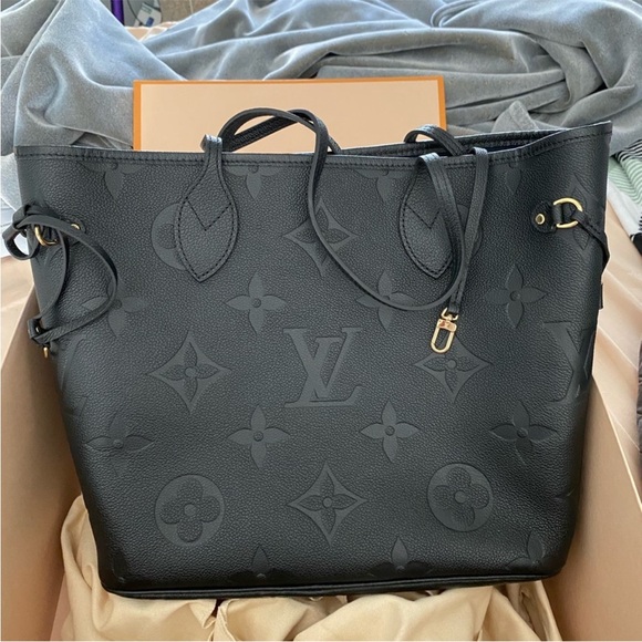 Louis Vuitton Product Information Cards - Picture 7 of 9